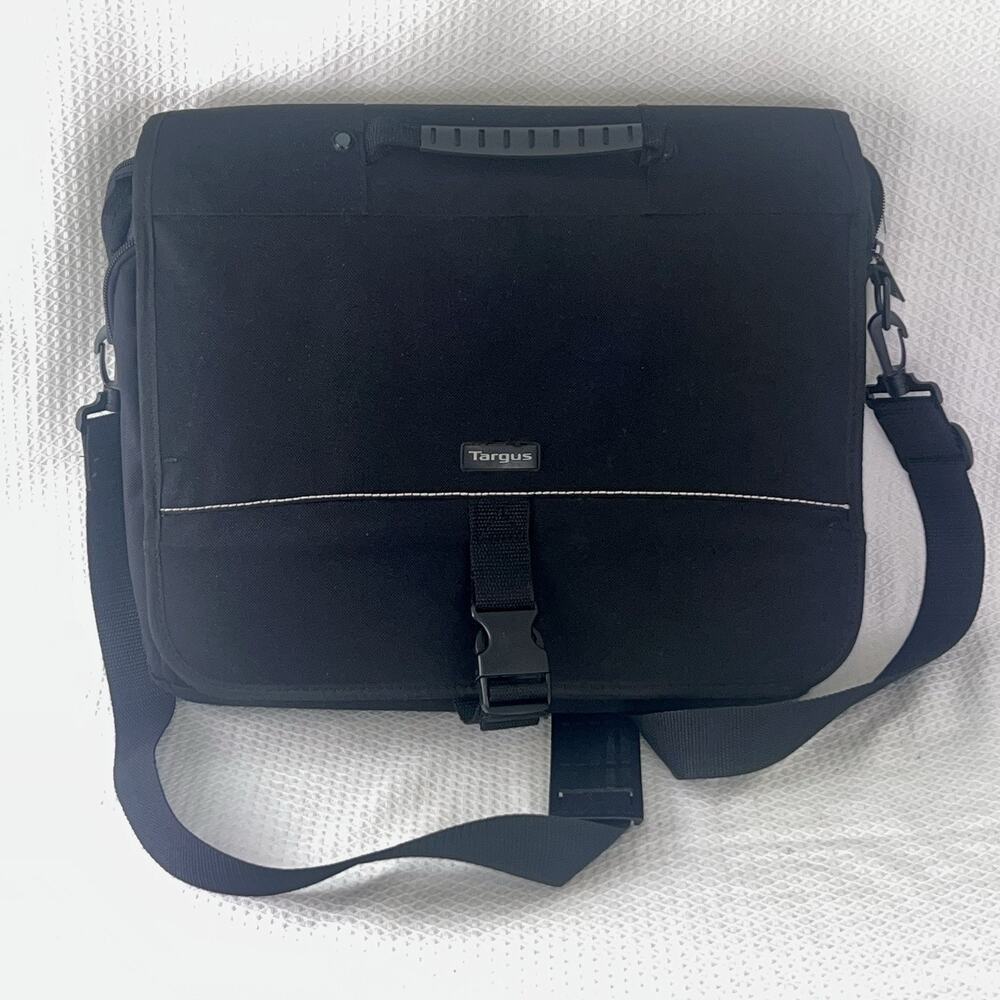 Targus Laptop Messenger Bag Black AC0145 Padded Briefcase Shoulder Case